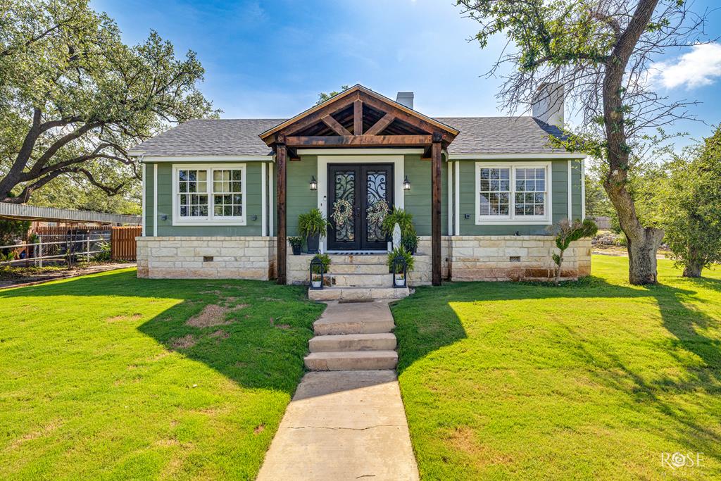 1103 S Concho Dr Property Photo 1