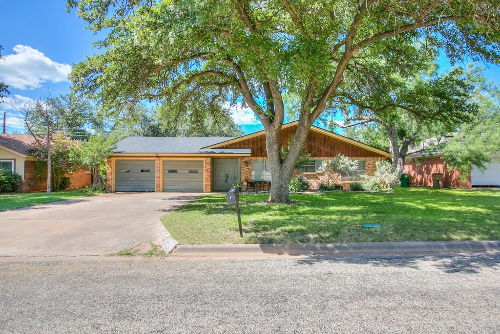 3002 Tanglewood Dr Property Photo 1