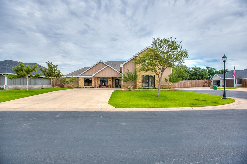 2033 Silver Creek Court Property Photo 2