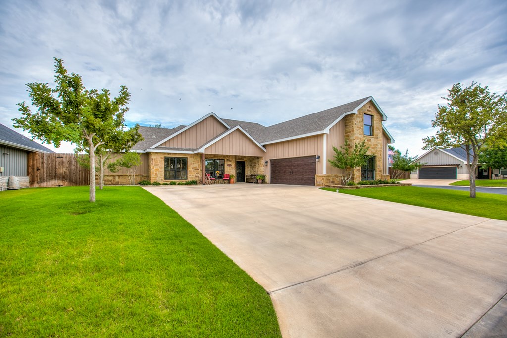 2033 Silver Creek Court Property Photo 3