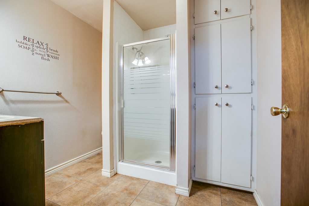 209 N Ave B Property Photo 16