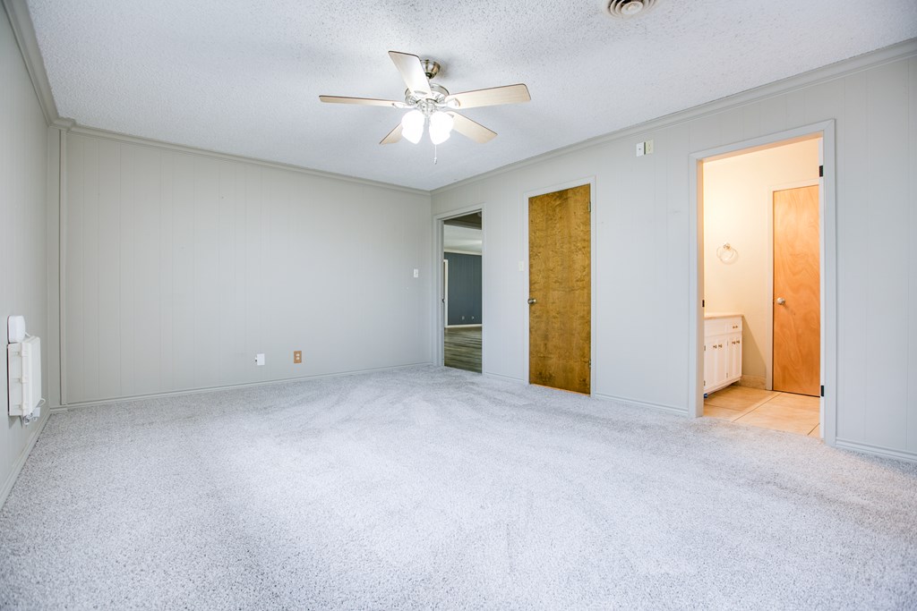 209 N Ave B Property Photo 20