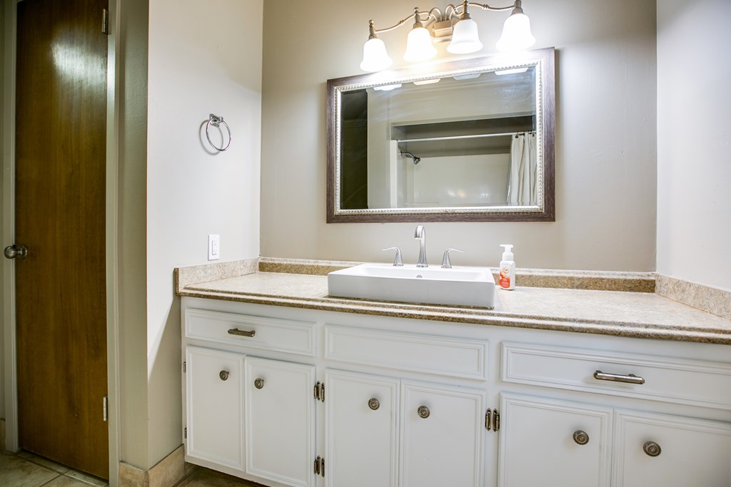 209 N Ave B Property Photo 25