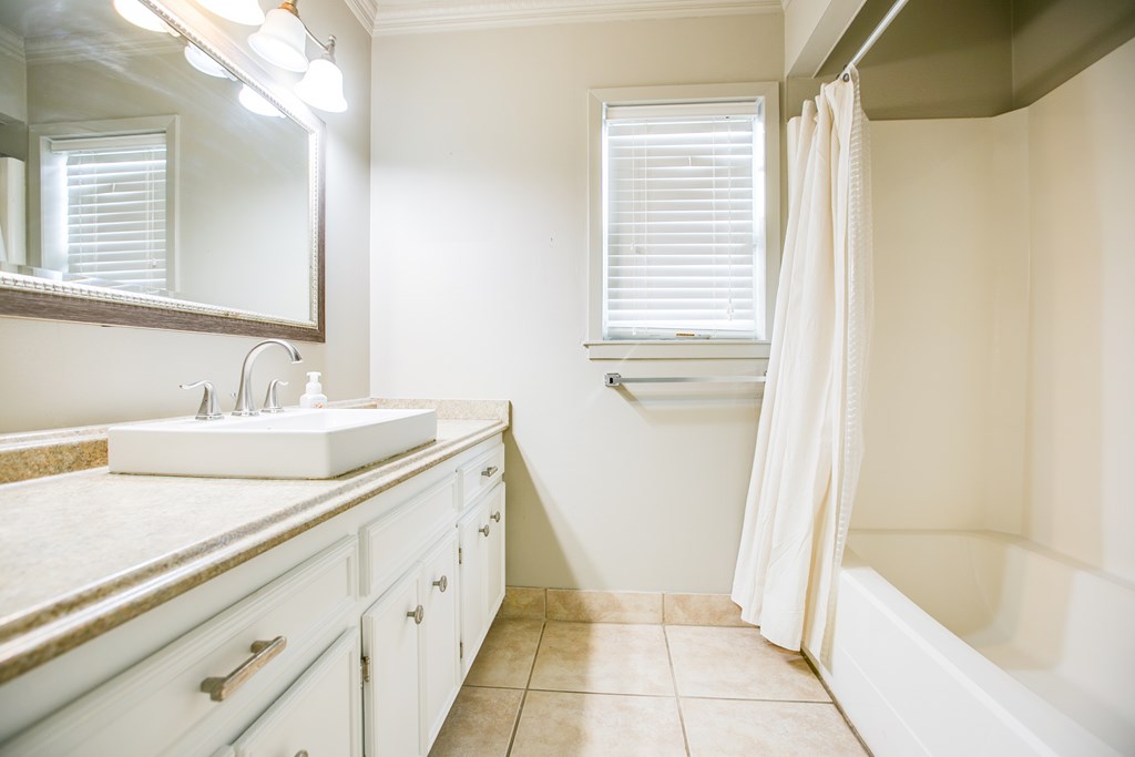 209 N Ave B Property Photo 26