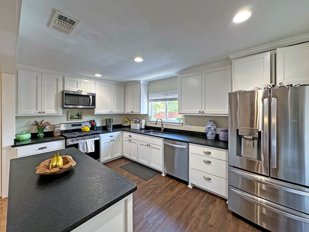 110 N Washington St Property Photo 3