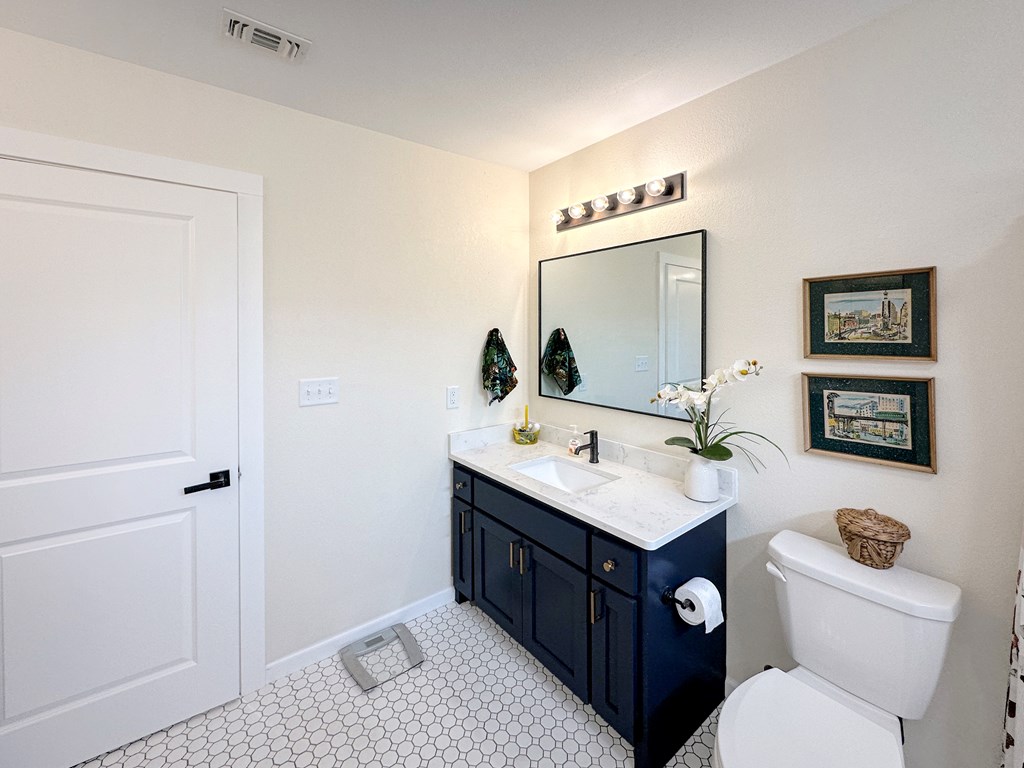110 N Washington St Property Photo 24