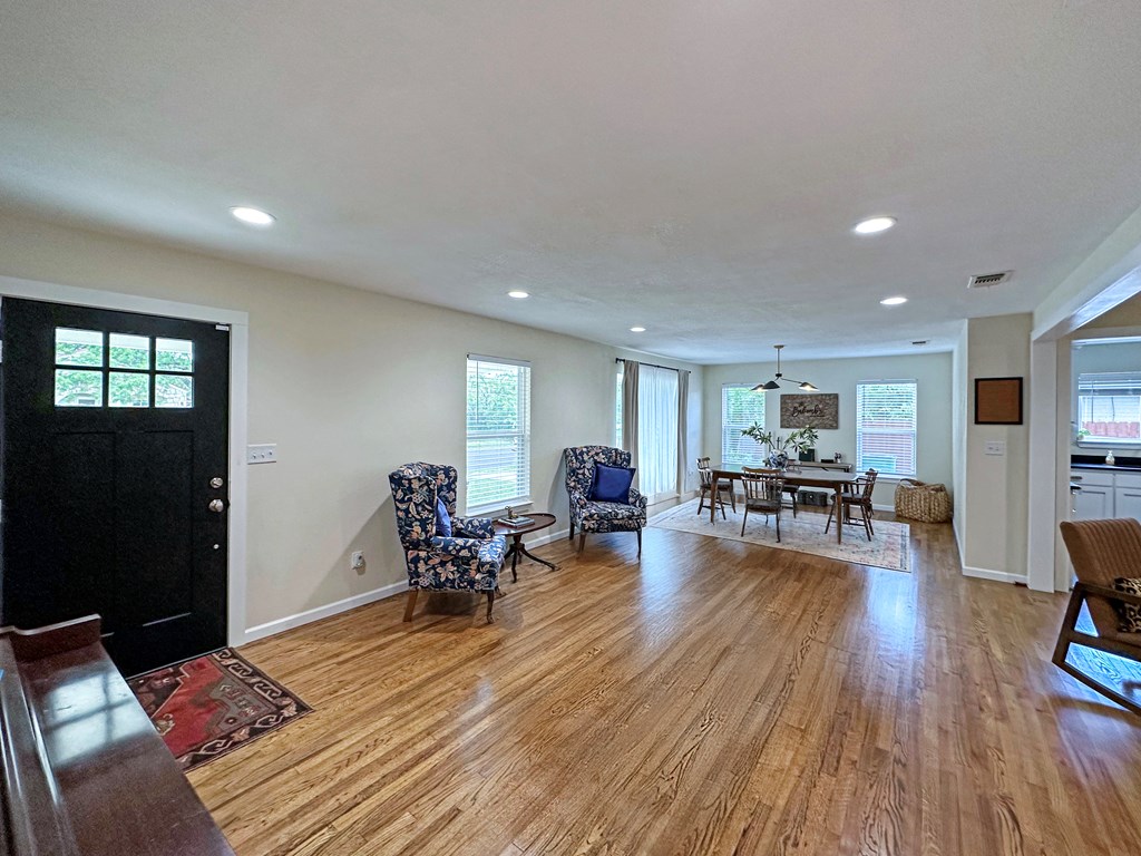 110 N Washington St Property Photo 28