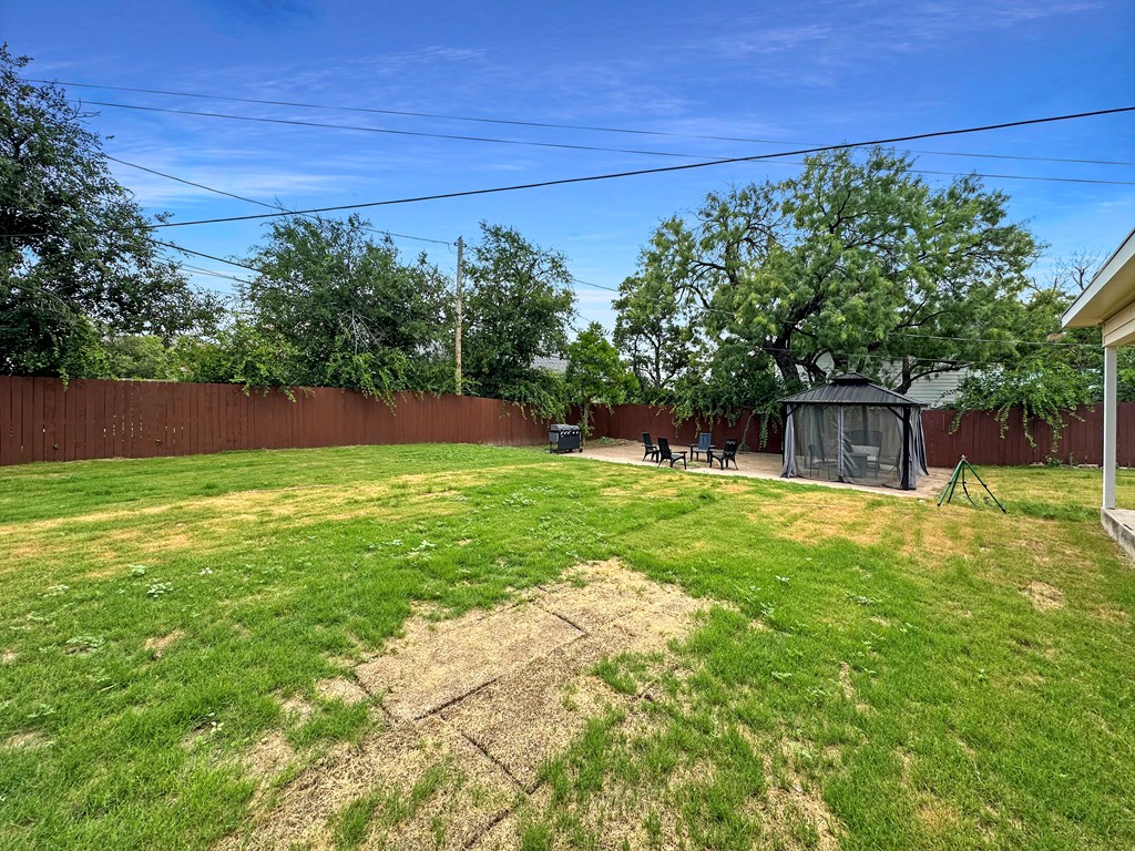 110 N Washington St Property Photo 34