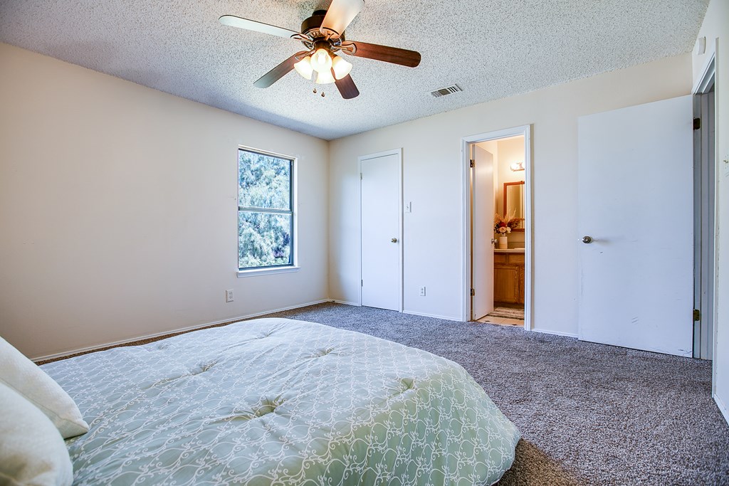 1821 La Mesa Lane Property Photo 22