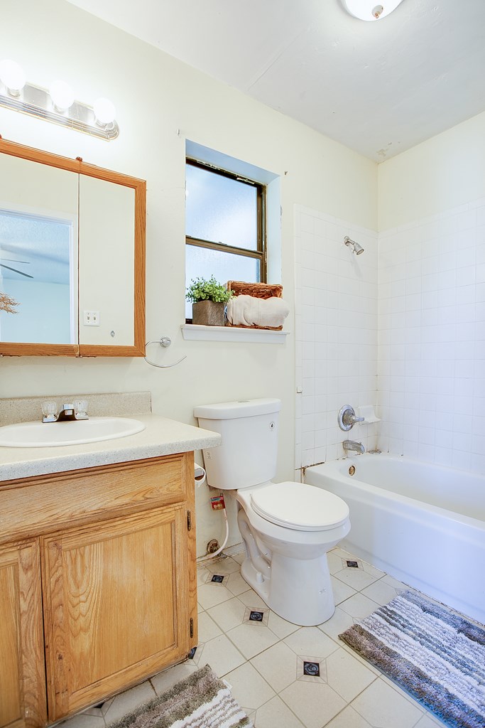 1821 La Mesa Lane Property Photo 25