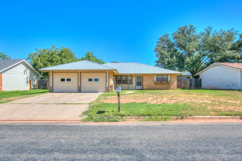 3518 Oxford Dr Property Photo 1