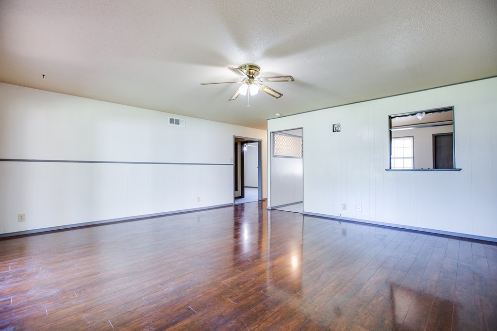 3518 Oxford Dr Property Photo 6
