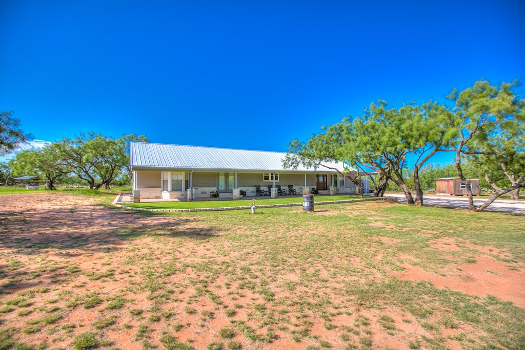 9301 W Hwy 158 Property Photo 3