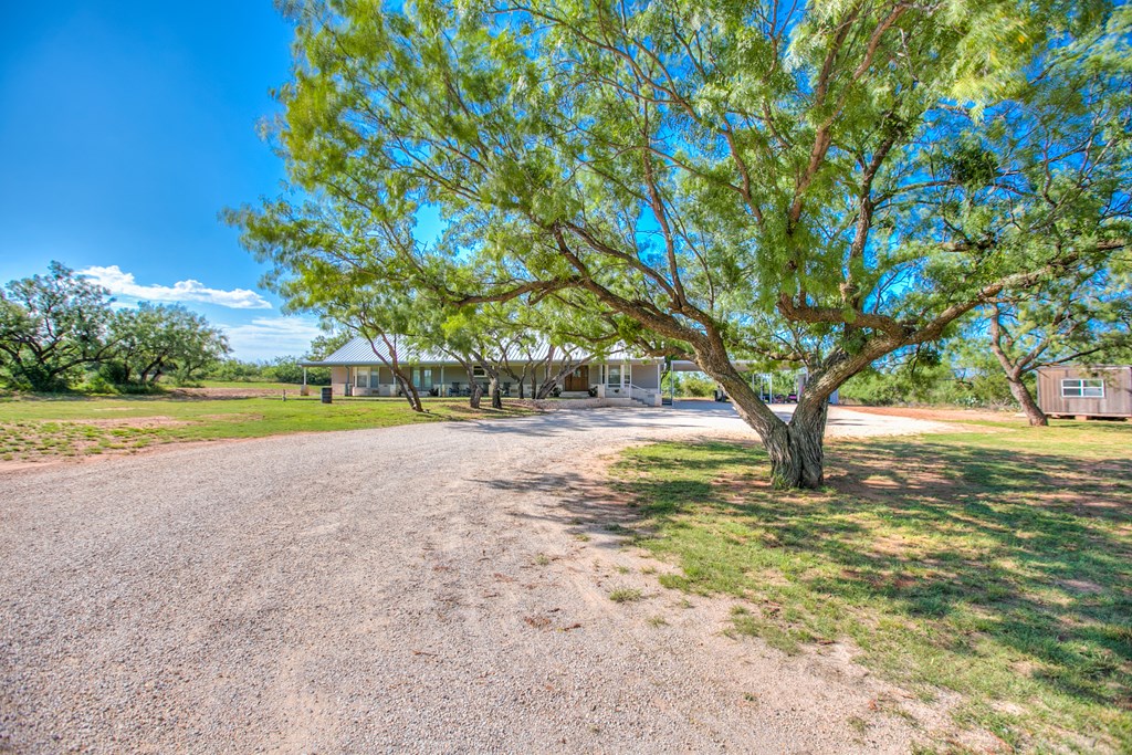 9301 W Hwy 158 Property Photo 4