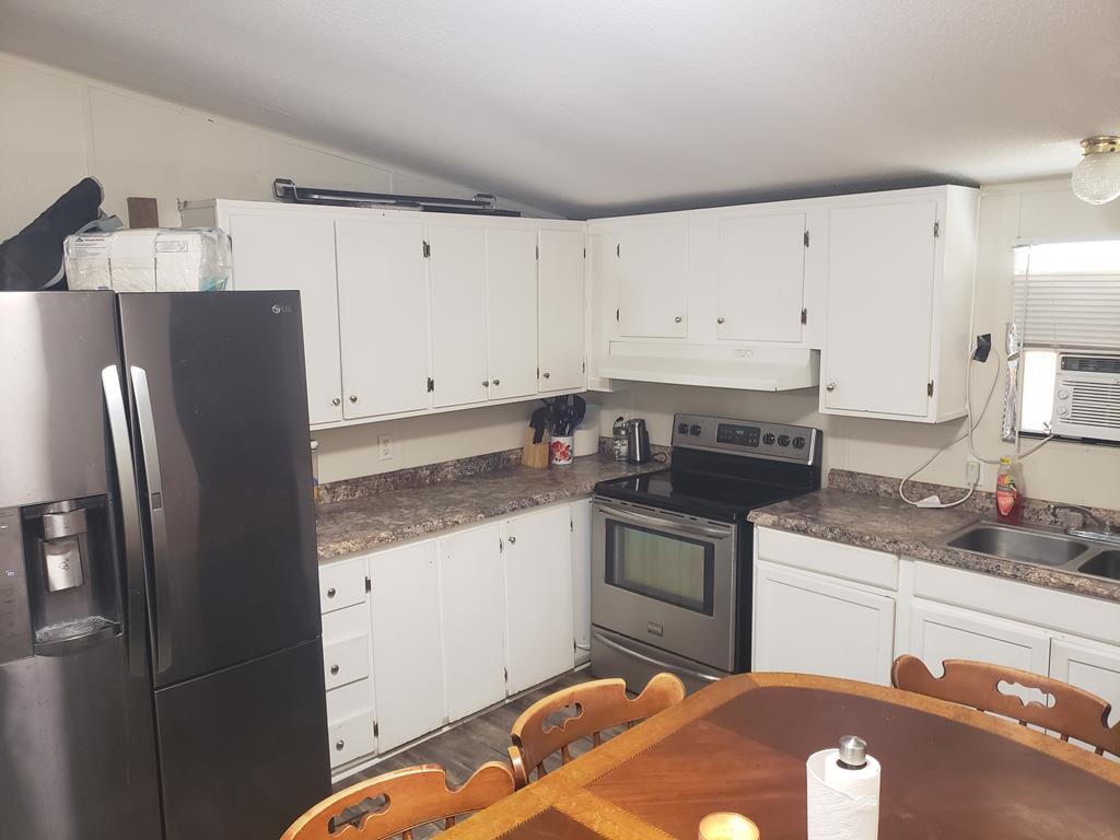 12234 Glass Court Property Photo 9