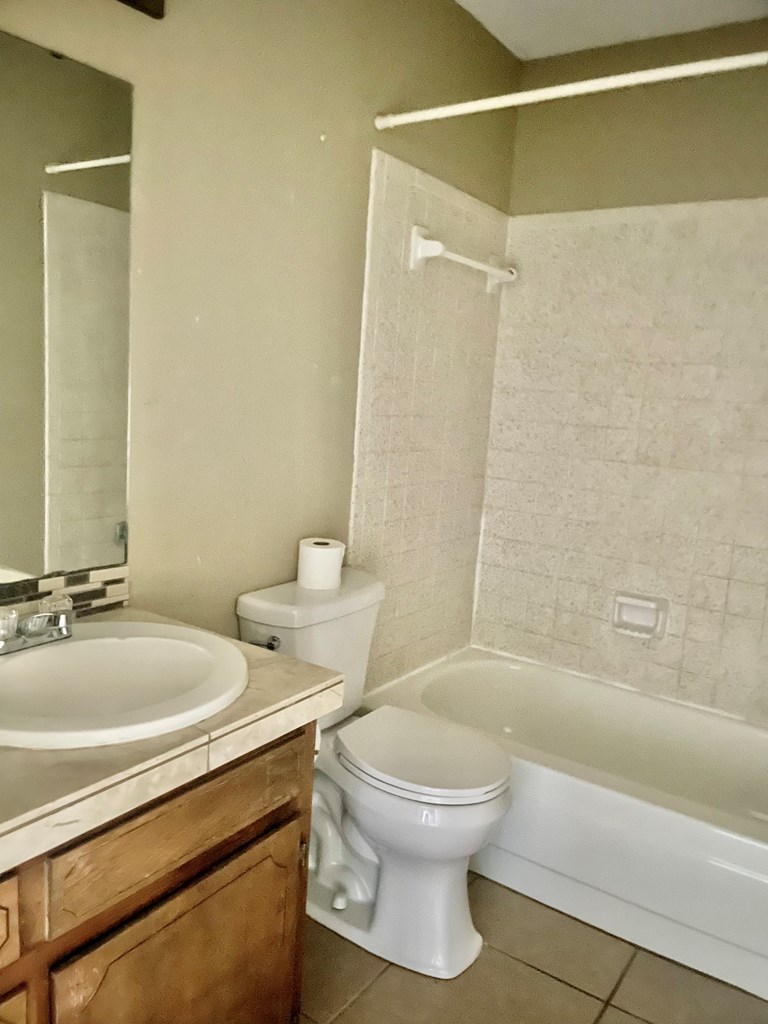1810 Parkview Dr Property Photo 5