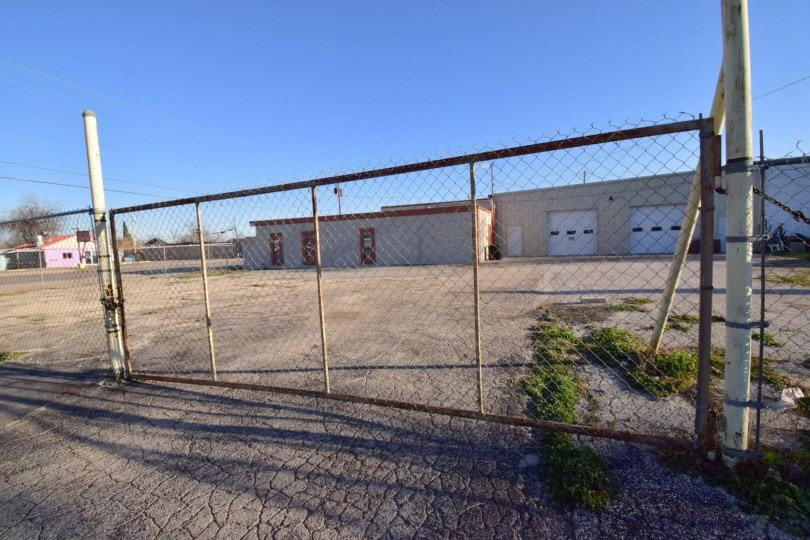 2421 Chadbourne Street Property Photo 4