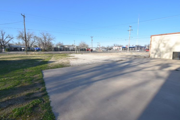 2421 Chadbourne Street Property Photo 6
