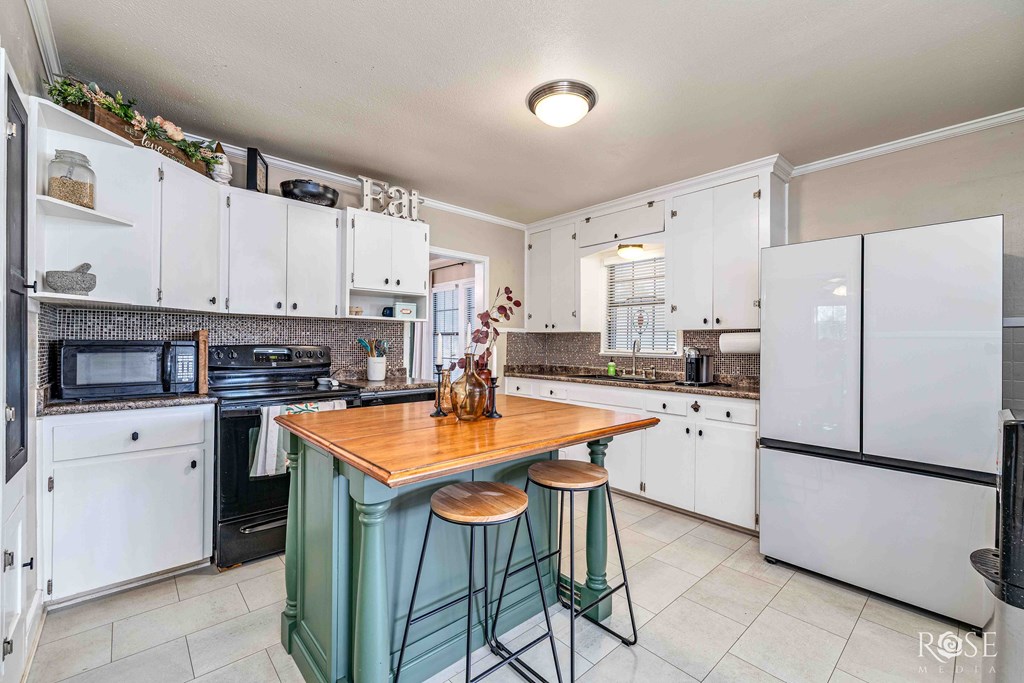 1620 W Ave J Property Photo 9
