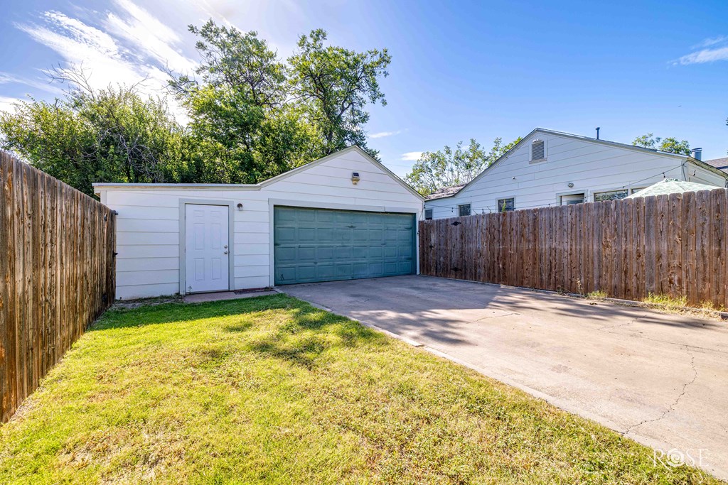 1620 W Ave J Property Photo 23