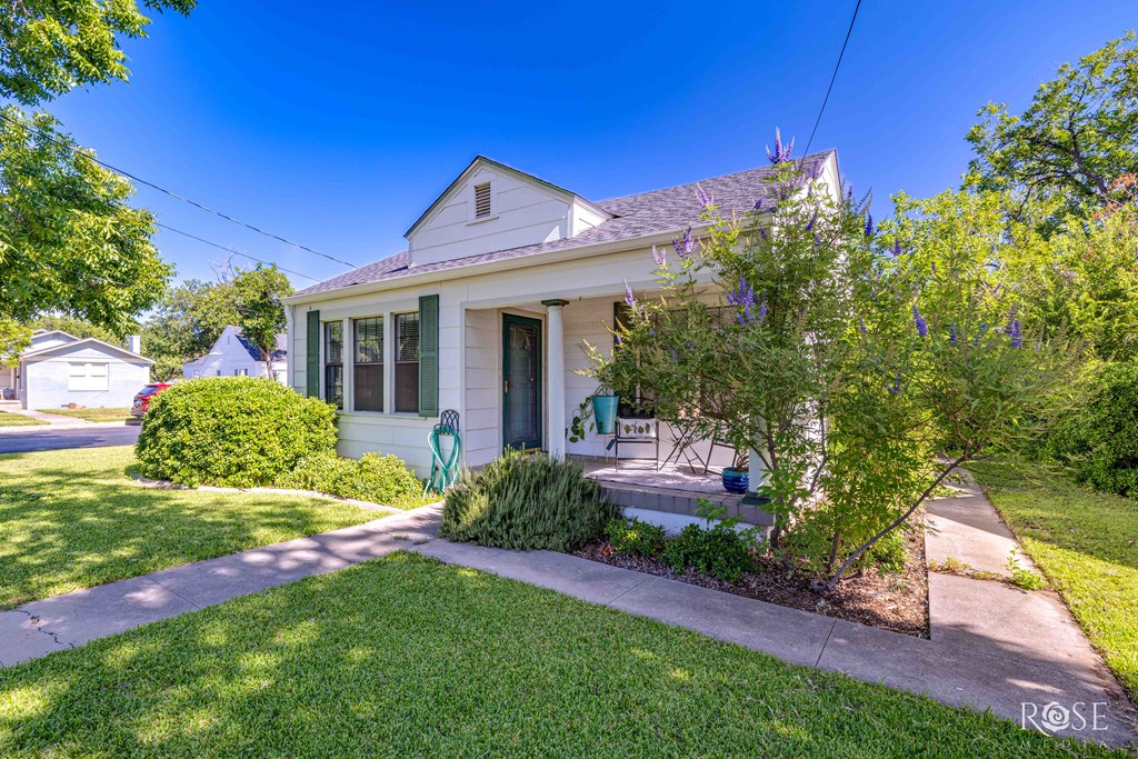 1620 W Ave J Property Photo 25
