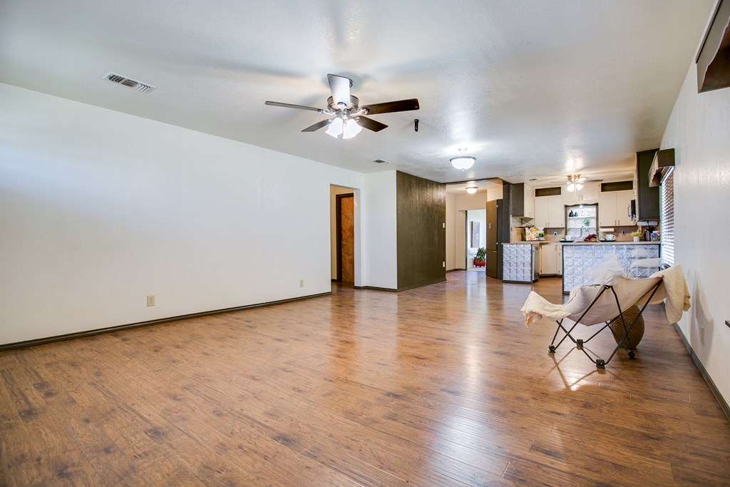 972 Broadway St Property Photo 11