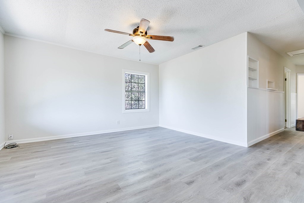 94 42nd St Property Photo 14