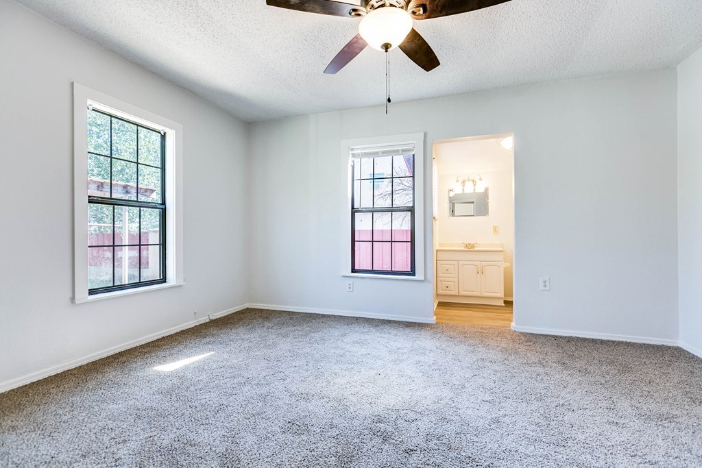 94 42nd St Property Photo 22