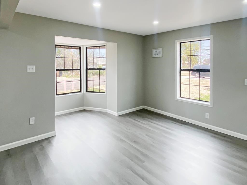4014 Columbia St Property Photo 5