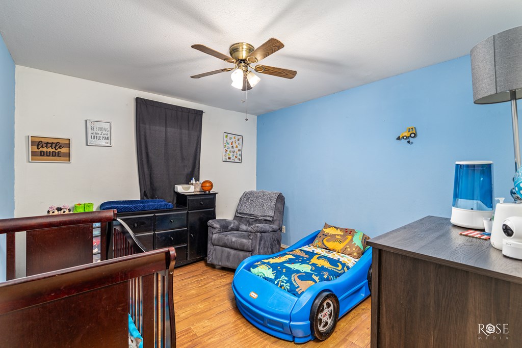 4917 Oaklawn St Property Photo 18