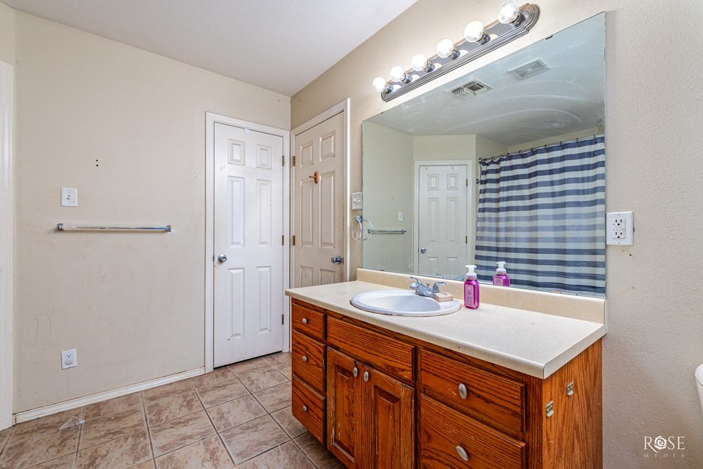 4917 Oaklawn St Property Photo 19