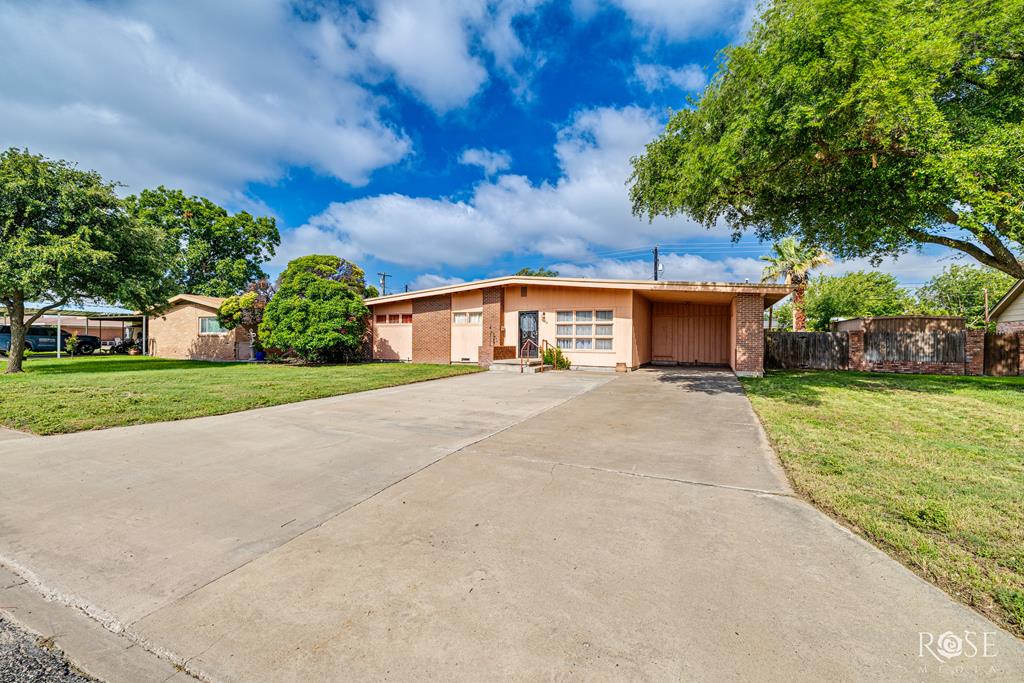 1003 N Plaza Property Photo 1