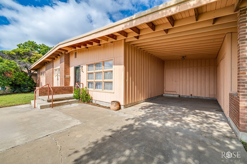 1003 N Plaza Property Photo 35