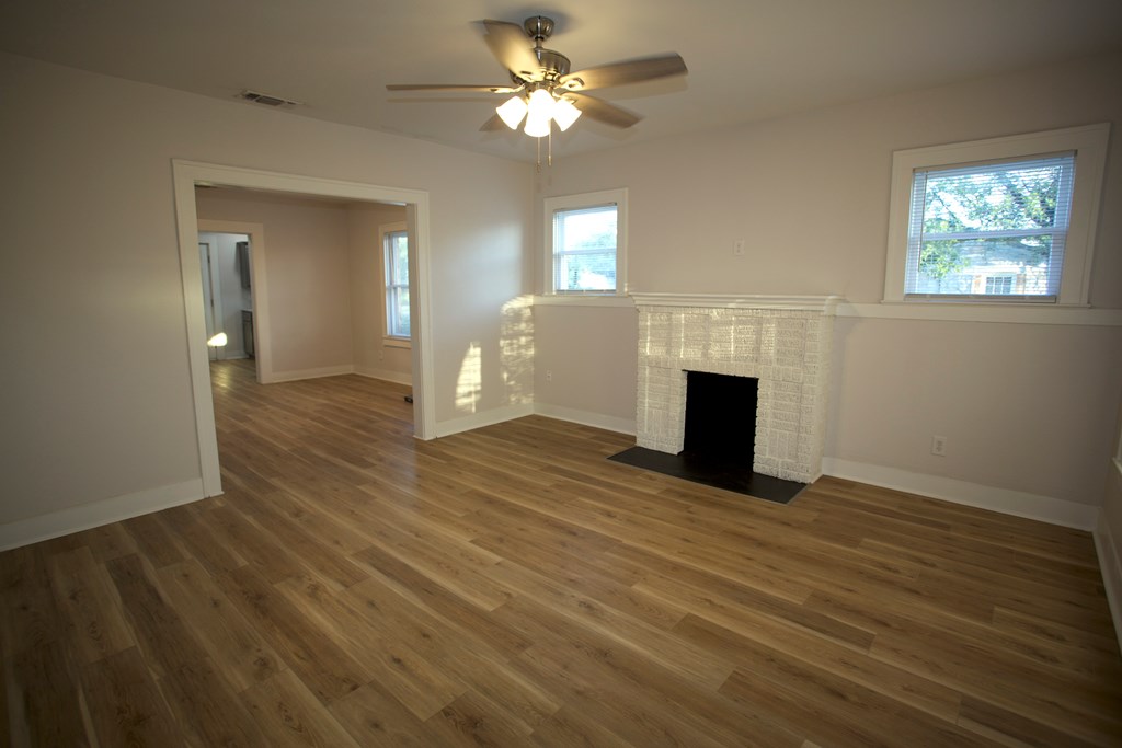621 Jefferson St Property Photo 4