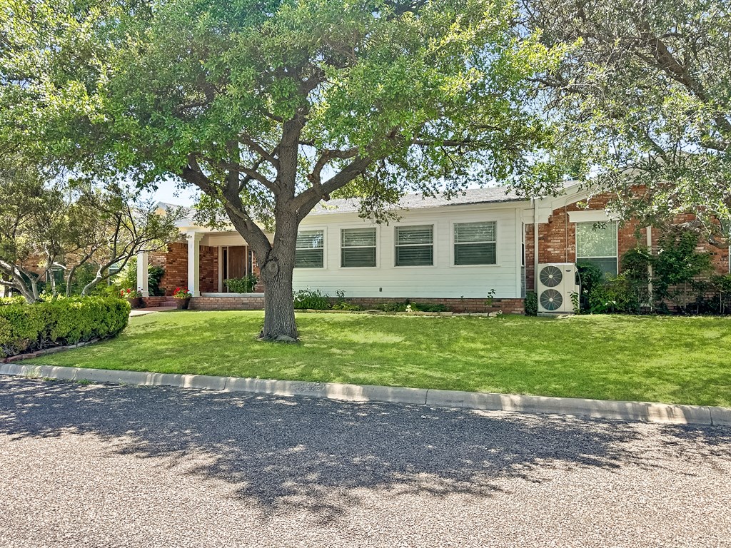 512 Terrace Dr Property Photo 4