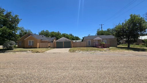 409 N Broadway St Property Photo 18