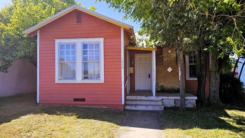 1510 W Beauregard Ave Property Photo 1