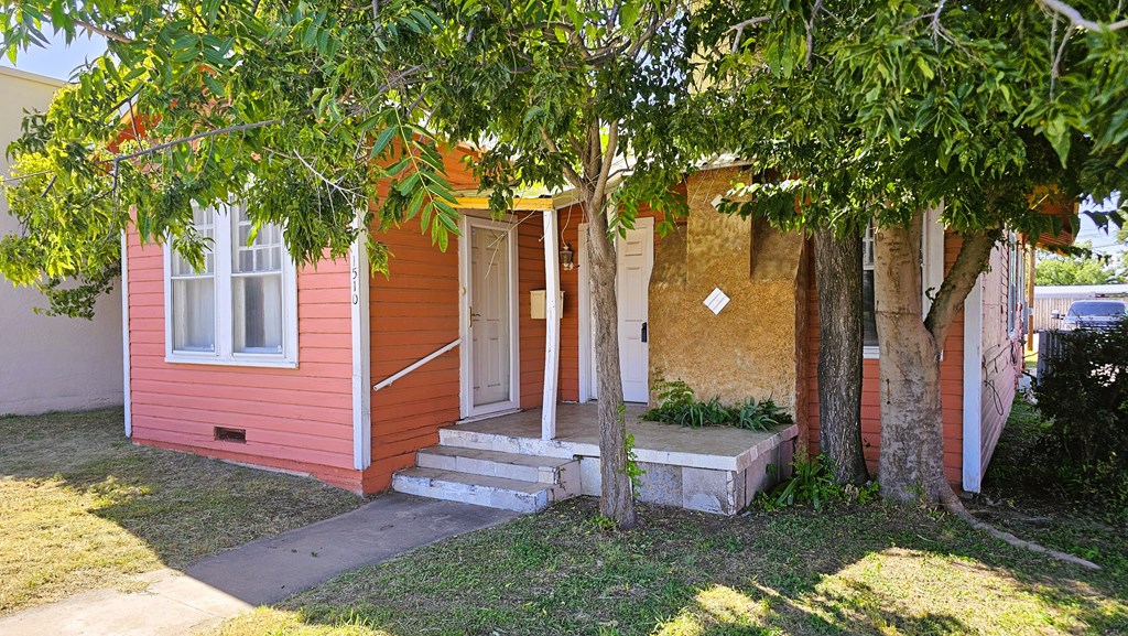 1510 W Beauregard Ave Property Photo 2