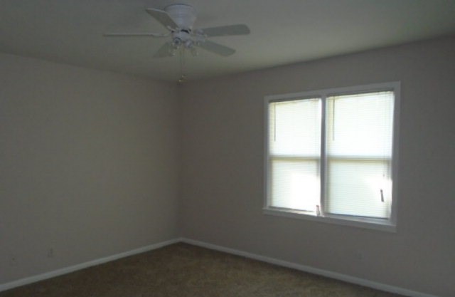 2717 University Ave Property Photo 7