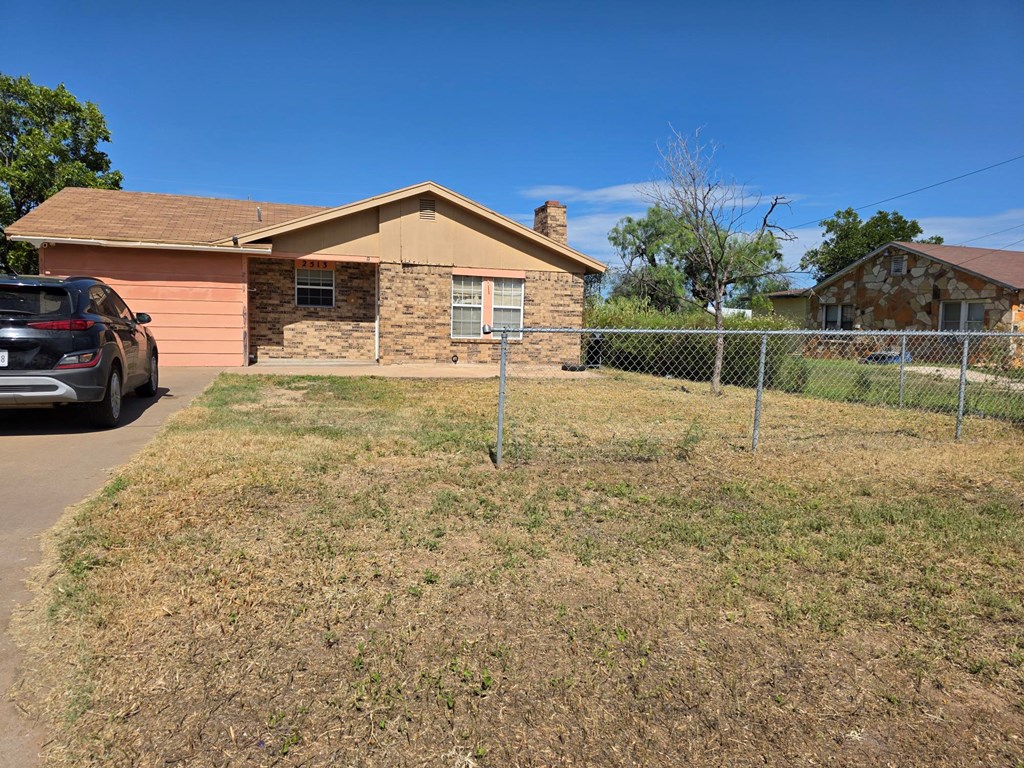 2513 Marx St Property Photo 2
