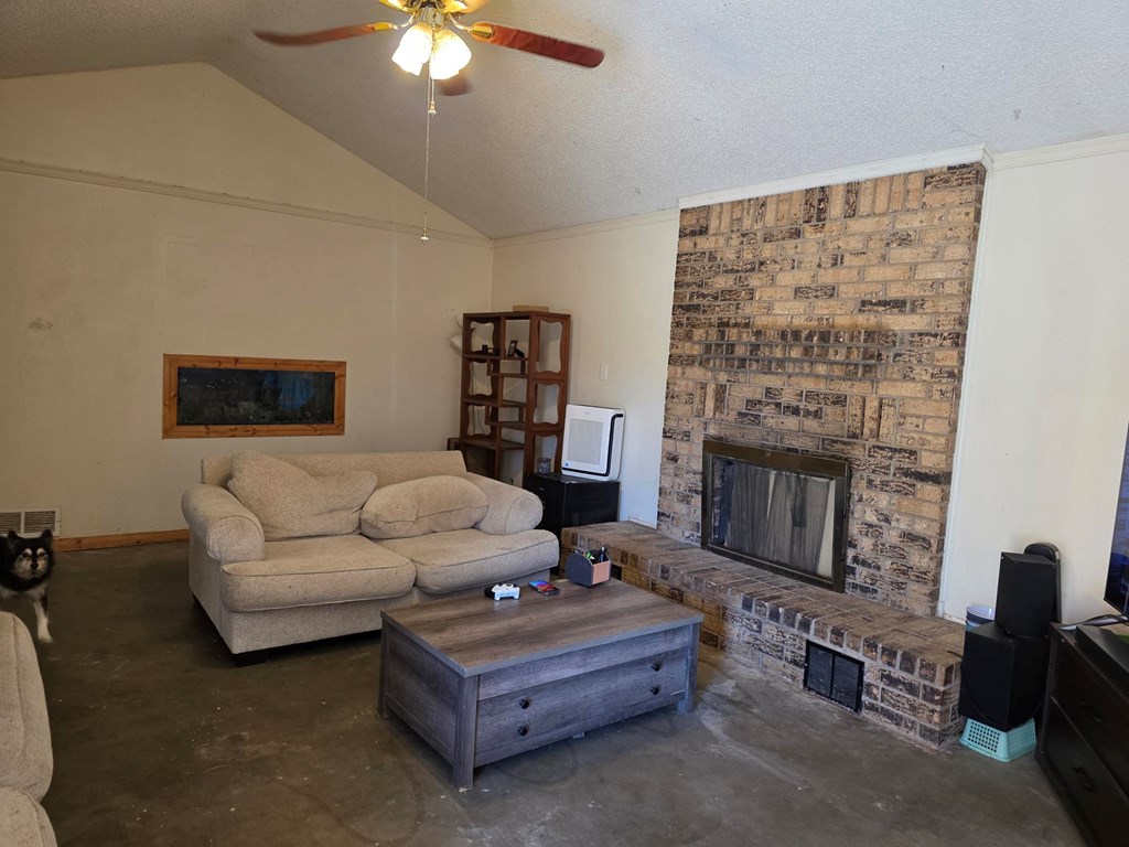 2513 Marx St Property Photo 3