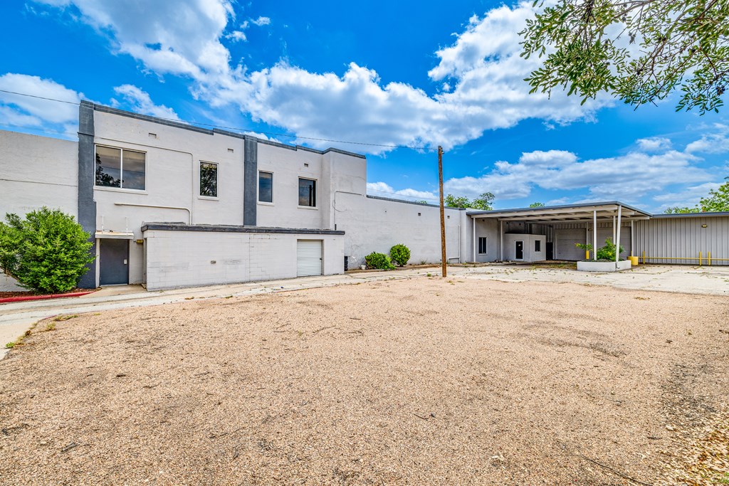 1317 Colorado Ave Property Photo 4