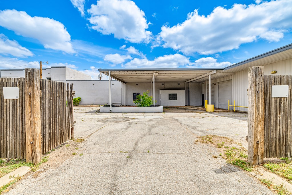 1317 Colorado Ave Property Photo 7