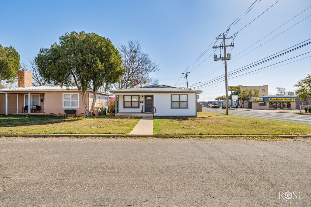 1726 S Park St Property Photo 2