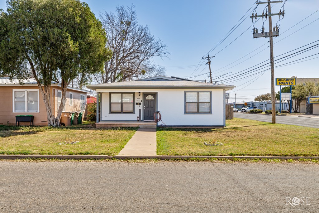 1726 S Park St Property Photo 3