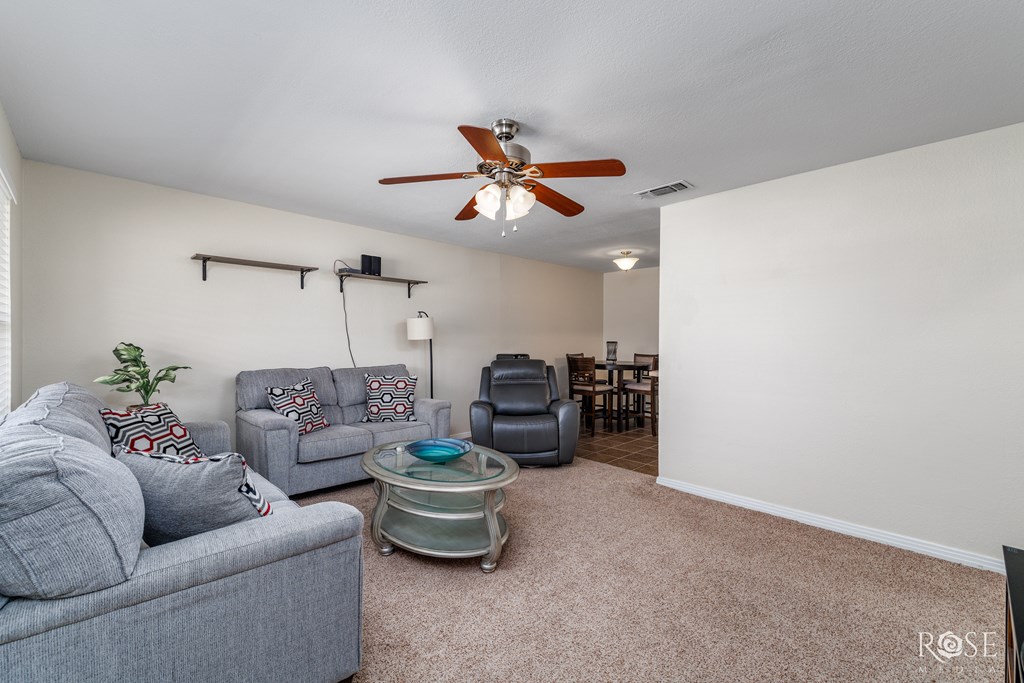 1726 S Park St Property Photo 8