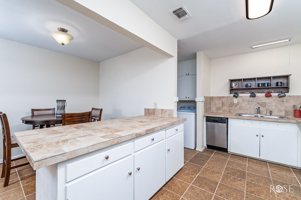 1726 S Park St Property Photo 13