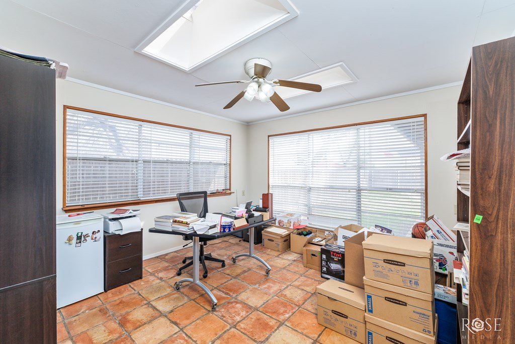 1726 S Park St Property Photo 18