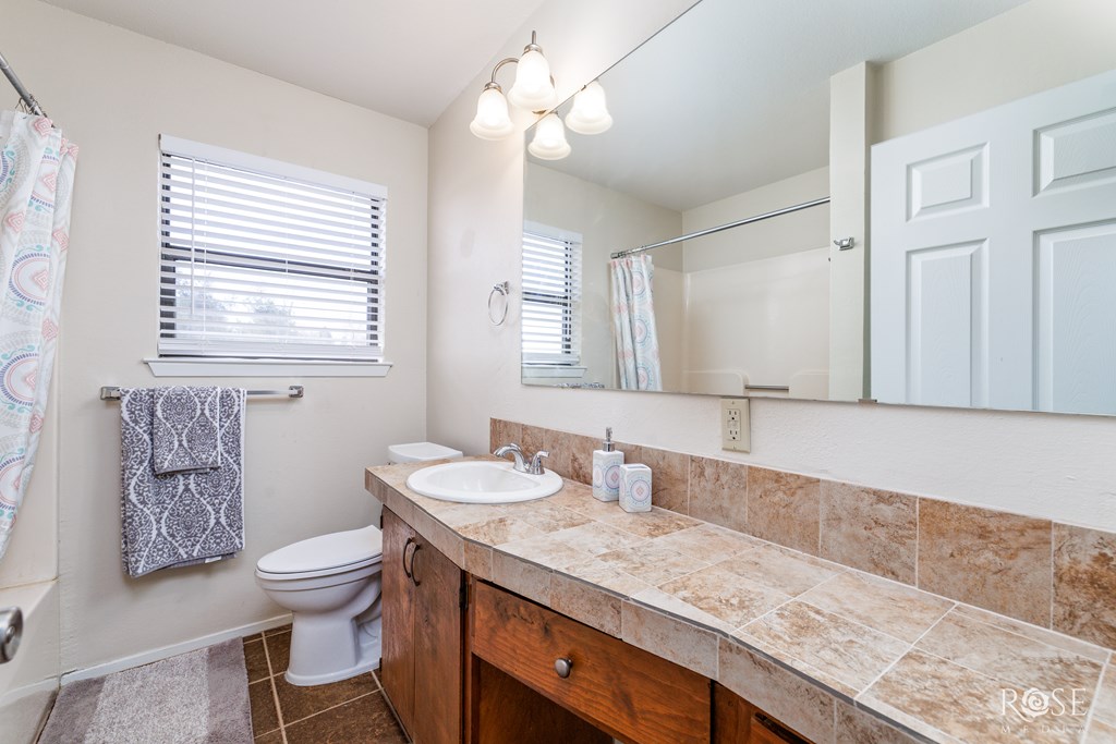 1726 S Park St Property Photo 23