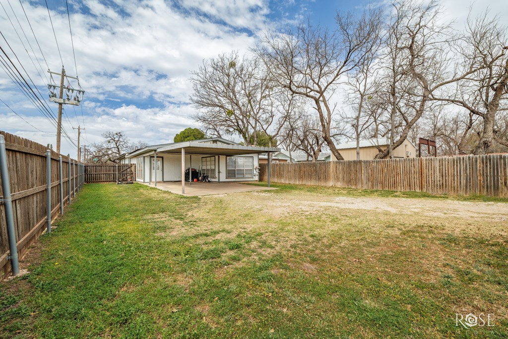 1726 S Park St Property Photo 27